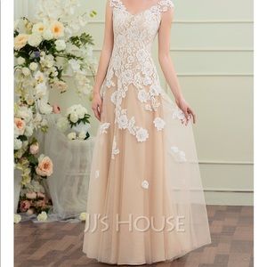 Wedding dress size 8 & 10. Never worn